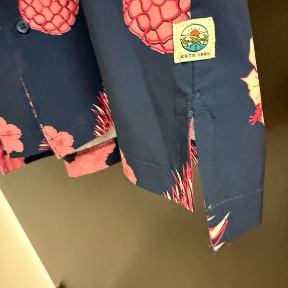 Sunset X Vine S Men's EUC/MINT condition Navy Shirt with Pink Pineapple Print - Picture 5 of 13